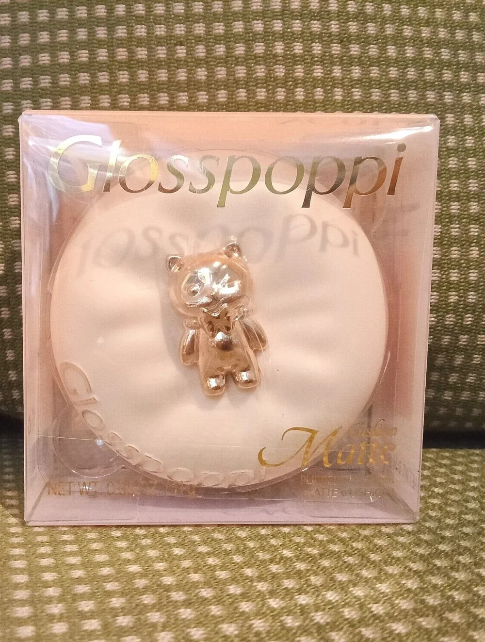 Glosspoppi Pink Compact with Gold Cat Accent - NC02 Creme Matte